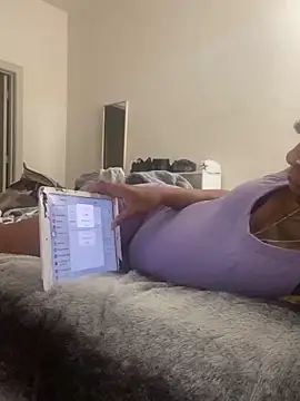 Snapshot of SlimBeenBadd1981 chatting on 02.24.25 SlimBeenBadd1981 online show from 02.24.25