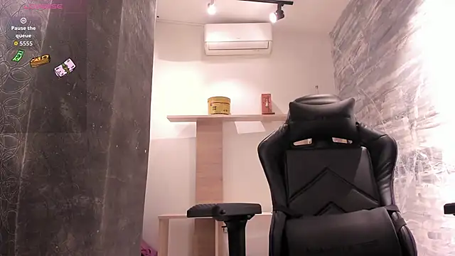 LunaBaker-1 online show from 10.10.25