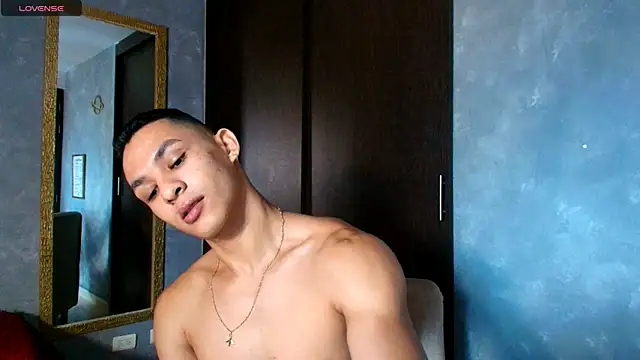 Snapshot of liuscast22 chatting on 10.15.25 liuscast22 online show from 10.15.25