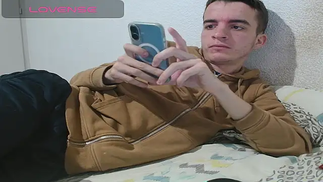 Snapshot of Tombgy07 chatting on 11.13.25 Tombgy07 online show from 11.13.25