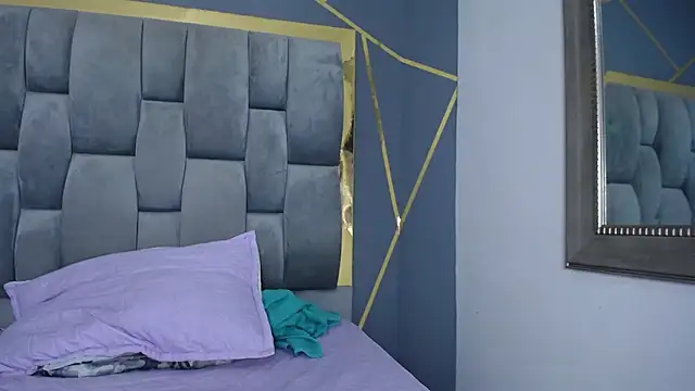 Snapshot of SalommeeT chatting on 12.12.24 SalommeeT online show from 12.12.24