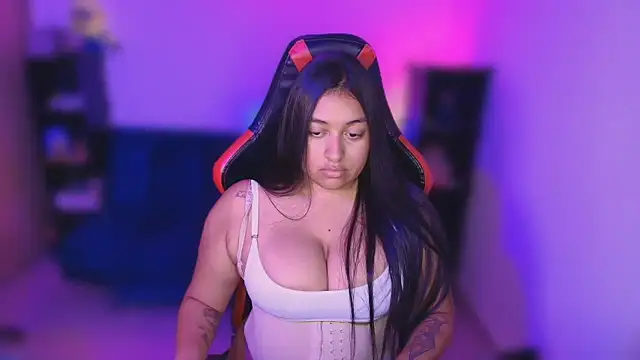 Snapshot of Soysofiarodrigu chatting on 10.17.25 Soysofiarodrigu online show from 10.17.25