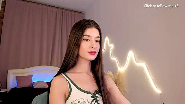 LauraCoy online show from 12.05.25