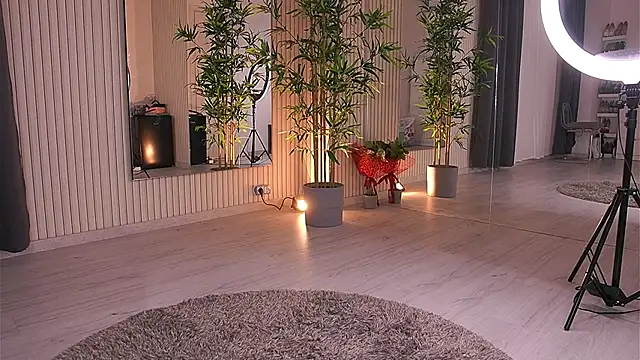 Abbela White online show from 02.04.25