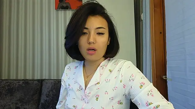 lily  foster online show from 09.29.25