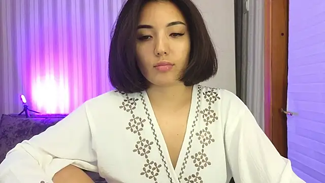 lily  foster online show from 10.05.25