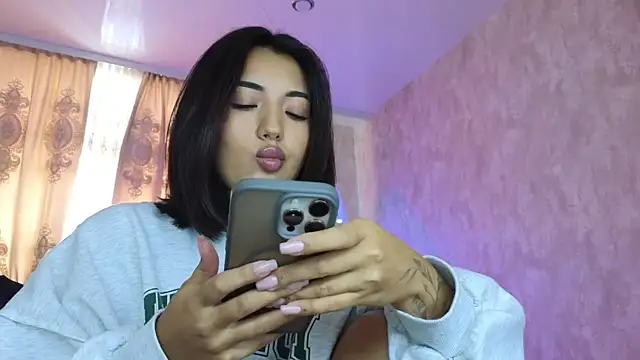 lily  foster online show from 01.12.26