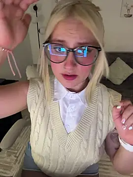 Megan lu2 online show from 04.10.26