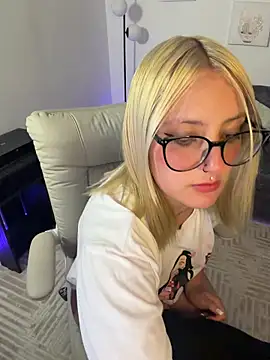 Megan lu2 online show from 04.22.26