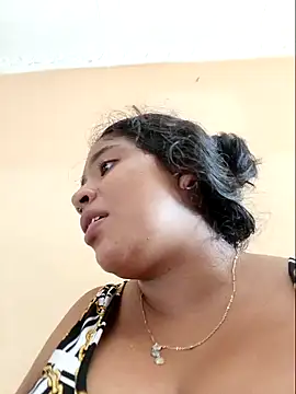 Snapshot of moncerrat_luna chatting on 12.01.24 moncerrat luna online show from 12.01.24