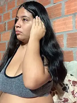 Snapshot of moncerrat_luna chatting on 12.18.24 moncerrat luna online show from 12.18.24