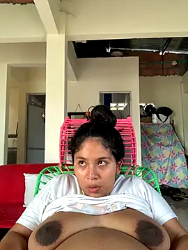 Snapshot of moncerrat_luna chatting on 09.30.25 moncerrat luna online show from 09.30.25