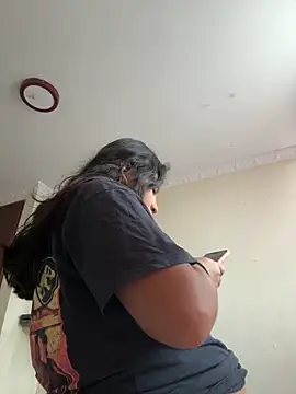 Snapshot of moncerrat_luna chatting on 10.20.25 moncerrat luna online show from 10.20.25