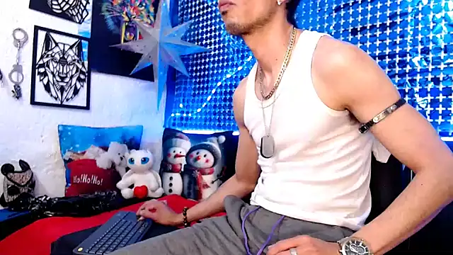 Snapshot of Mensecret69 chatting on 12.30.24 Mensecret69 online show from 12.30.24