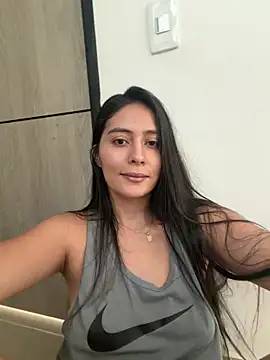 Snapshot of Sophie__Foxxx chatting on 04.19.26 Sophie Foxxx online show from 04.19.26