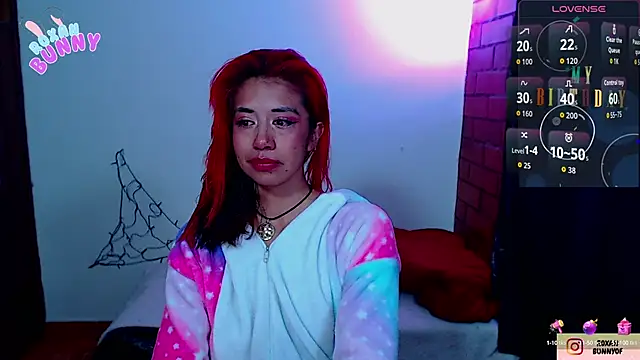 Snapshot of Roxanbunny1 chatting on 10.02.25 Roxanbunny1 online show from 10.02.25
