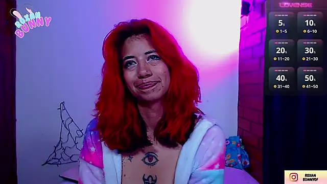 Snapshot of Roxanbunny1 chatting on 10.07.25 Roxanbunny1 online show from 10.07.25