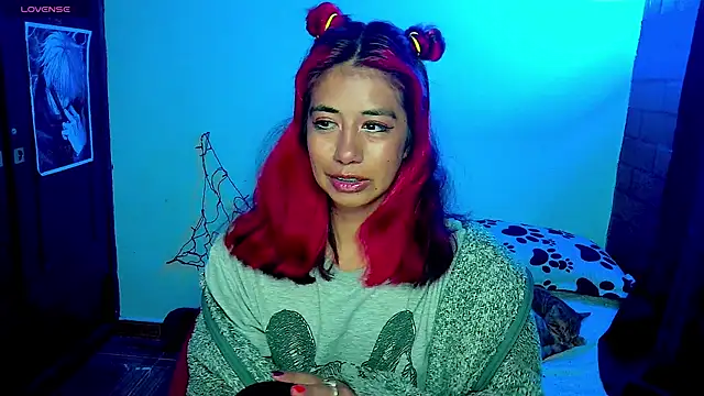 Snapshot of Roxanbunny1 chatting on 10.22.25 Roxanbunny1 online show from 10.22.25