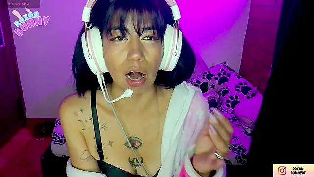 Snapshot of Roxanbunny1 chatting on 11.07.25 Roxanbunny1 online show from 11.07.25