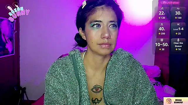 Roxanbunny1 online show from 11.19.25