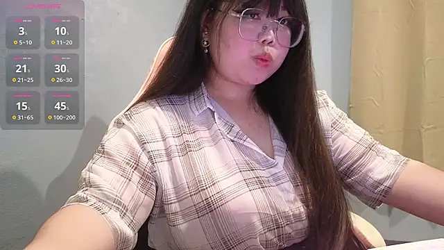 Snapshot of ANNELIESE_ chatting on 02.23.25 ANNELIESE online show from 02.23.25