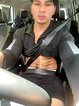 Snapshot of wild_col_ chatting on 09.23.25 wild col online show from 09.23.25