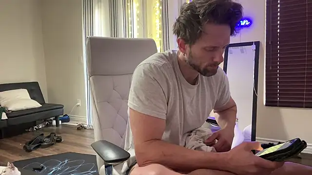 Snapshot of alexmannd chatting on 10.01.25 alexmannd online show from 10.01.25