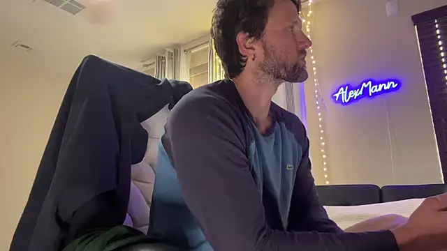 Snapshot of alexmannd chatting on 10.30.25 alexmannd online show from 10.30.25