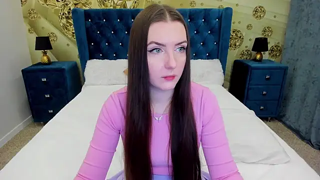 Snapshot of Katrina_Minchels chatting on 03.18.25 Katrina Minchels online show from 03.18.25