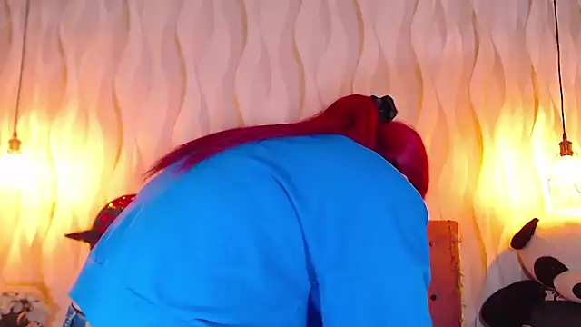 IsabelaLatina online show from 10.28.25