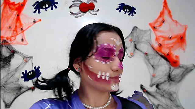 Snapshot of Sisirojas chatting on 10.14.25 Sisirojas online show from 10.14.25