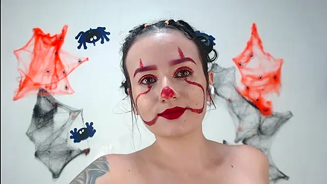 Snapshot of Sisirojas chatting on 10.17.25 Sisirojas online show from 10.17.25