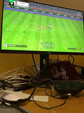 la chiennete online show from 12.21.25