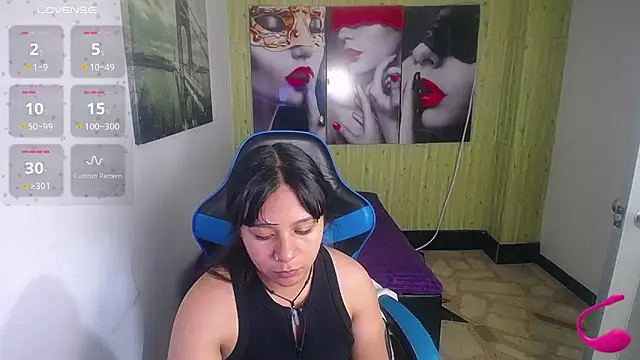 Snapshot of Charis_21 chatting on 10.03.25 Charis 21 online show from 10.03.25