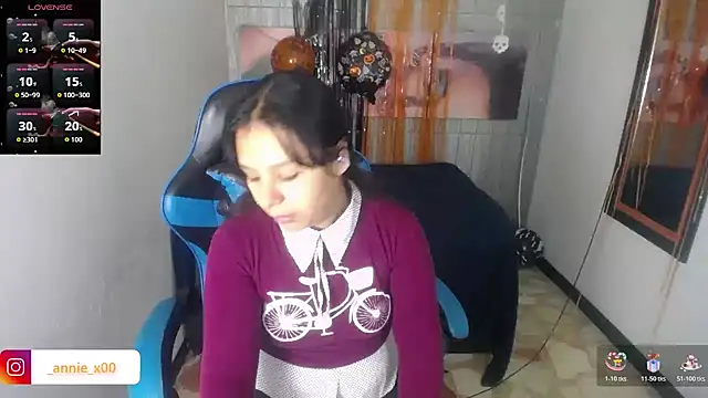 Snapshot of Charis_21 chatting on 11.06.25 Charis 21 online show from 11.06.25