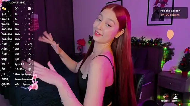 Snapshot of EleanorePeach chatting on 12.10.24 EleanorePeach online show from 12.10.24