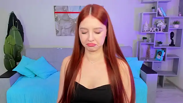 Snapshot of EleanorePeach chatting on 12.13.24 EleanorePeach online show from 12.13.24