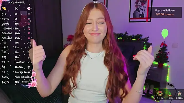 Snapshot of EleanorePeach chatting on 12.21.24 EleanorePeach online show from 12.21.24