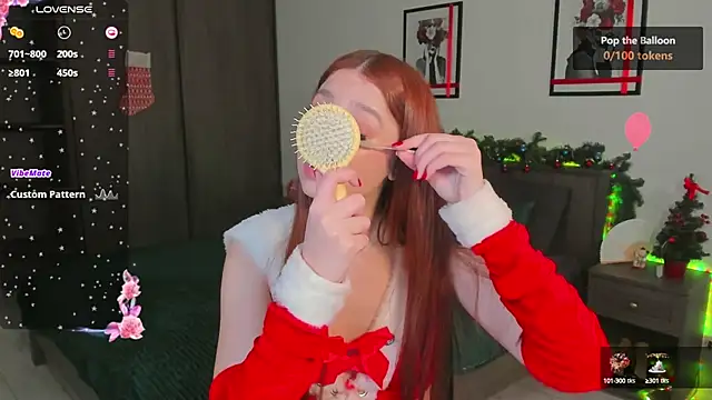 Snapshot of EleanorePeach chatting on 12.25.24 EleanorePeach online show from 12.25.24