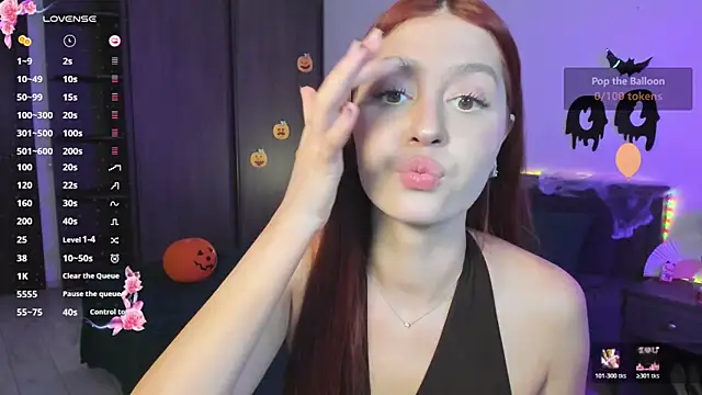 Snapshot of EleanorePeach chatting on 11.04.25 EleanorePeach online show from 11.04.25