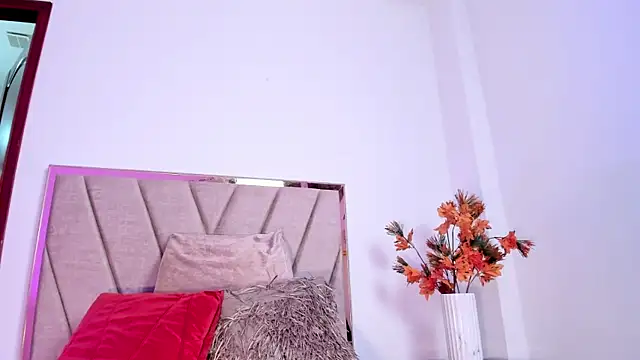 NoraDasilva online show from 12.14.24