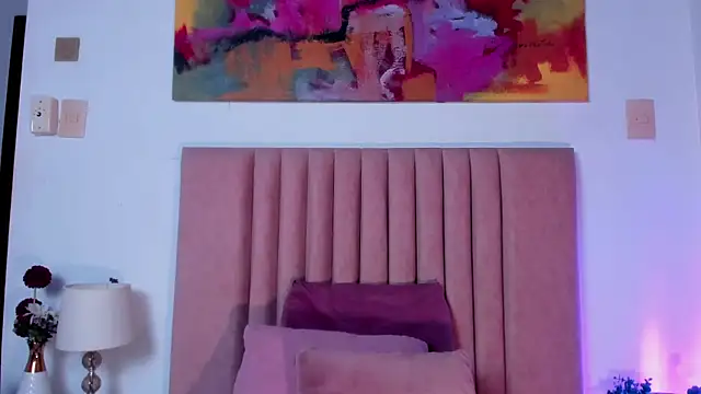 NoraDasilva online show from 03.12.25