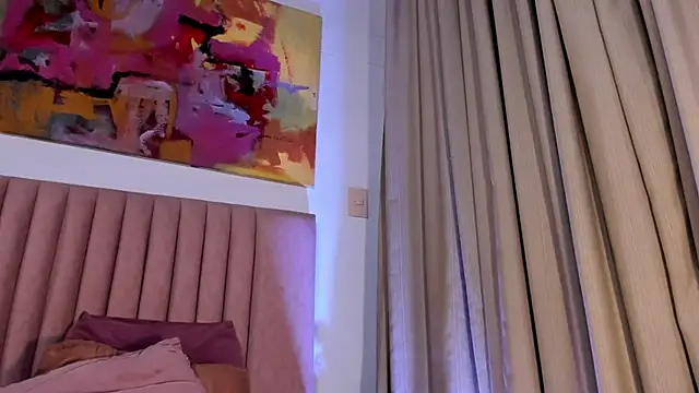 NoraDasilva online show from 09.10.25