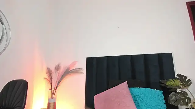 NoraDasilva online show from 10.17.25