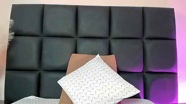 NoraDasilva online show from 01.08.26