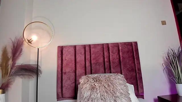 NoraDasilva online show from 02.25.26