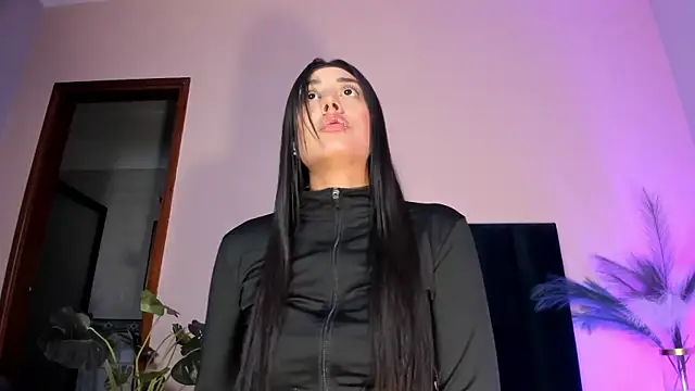 NoraDasilva online show from 04.08.26