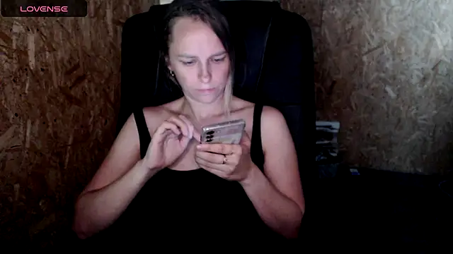 Snapshot of las_sweet chatting on 07.28.26 las sweet online show from 07.28.26