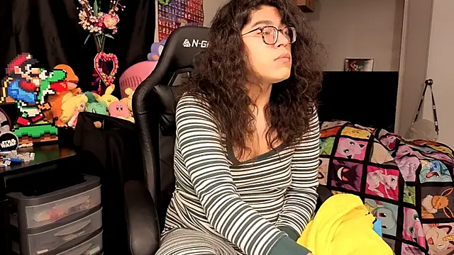 Snapshot of ShinyCherub chatting on 09.28.25 ShinyCherub online show from 09.28.25