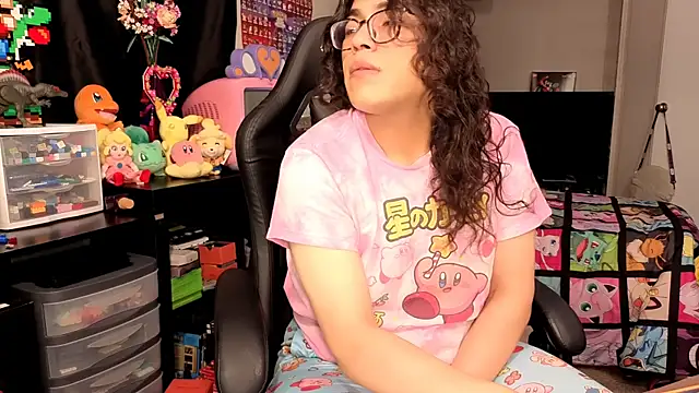 Snapshot of ShinyCherub chatting on 09.29.25 ShinyCherub online show from 09.29.25